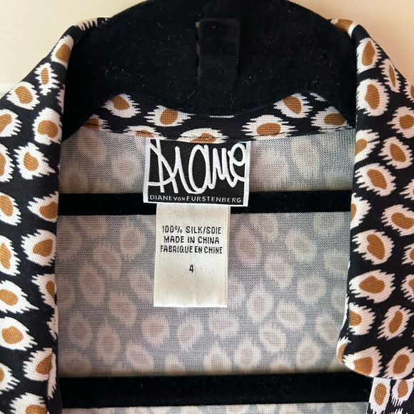 Diane von Furstenberg Wrap Dress - Size 4 - Picture 2 of 7